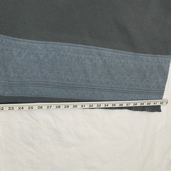 Simply Noelle Hooded Poncho Wrap Gray with Blue Pattern - Picture 9 of 9